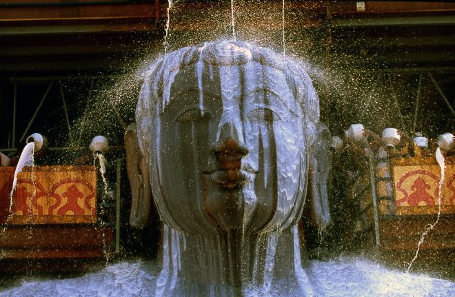Lễ tắm tượng (Mahamastakabhisheka), Shravanabelagola, Ấn Độ: Lễ hội này diễn ra từ năm 981 sau Công nguyên khi bức tượng Bahubali cao 17 m được chế tác. Bahubali là vị thần của đạo Jana. Đây là sự kiện kéo dài 10 ngày, trong đó bức tượng được hơn 2 triệu tín đồ tắm rửa. Năm 2006, một người theo đạo Java đã trả 1,3 triệu USD để là người đầu tiên được thực hiện nghi lễ này. Lễ hội diễn ra 12 năm một lần, lần tiếp theo là vào năm 2018.
