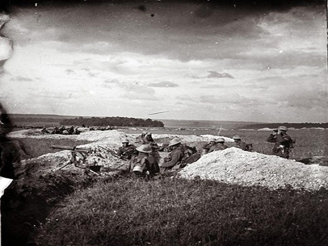 Ngay trong ngày đầu tiên của trận Somme, hai bên tham chiến đã có cuộc đụng độ ác liệt. Kết thúc ngày đầu tiên, quân đội Anh và Pháp hầu như không thể tiến lên phía trước do vấp phải sự chống trả ác liệt của quân Đức.