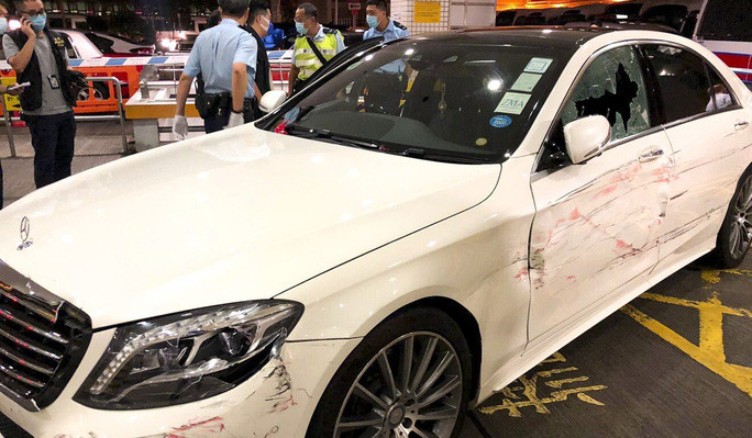 Nạn nhân trong vụ trên sống sót sau khi bị bắn ở cự ly gần vào tháng 9/2020. Dù bị trúng đạn nhưng nạn nhân vẫn tự lái xe đến bệnh viện.