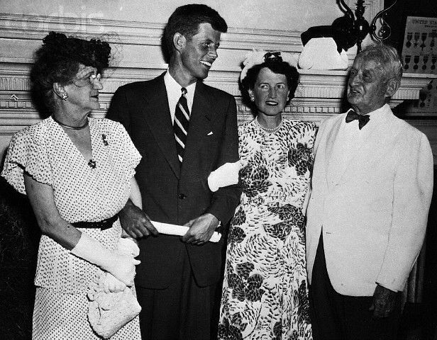 Sở dĩ gia đình không cho bà Hannon biết về cái chết của cháu trai là vì khi ấy bà 98 tuổi. Họ lo sợ nếu nghe tin cháu trai bị ám sát thì bà Hannon có thể bị sốc và đột tử.