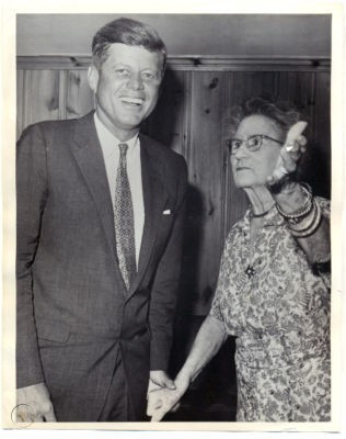 Mười tháng sau khi Tổng thống Kennedy qua đời, bà Hannon trút hơi thở cuối cùng. Vì vậy, đến tận lúc qua đời, bà Hannon vẫn tin rằng người cháu trai hết mực yêu thương - Tổng thống Kennedy vẫn sống khỏe mạnh.