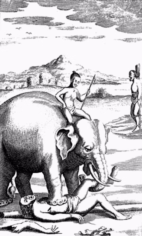 Bị voi giày xéo đến chết là một phương pháp hành hình tàn bạo và phổ biến ở châu Âu thời Trung cổ. Thay vì sử dụng các hình cụ vô tri vô giác, người xưa sử dụng những con voi nặng hàng trăm kg để xử tử tù nhân.