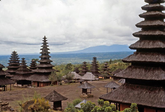 Besakih là quần thể gồm hơn 20 ngôi đền lớn nhỏ.