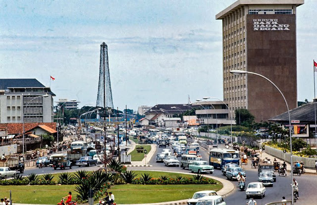 Cuộc sống sầm uất, náo nhiệt ở thành phố Jakarta, Indonesia.