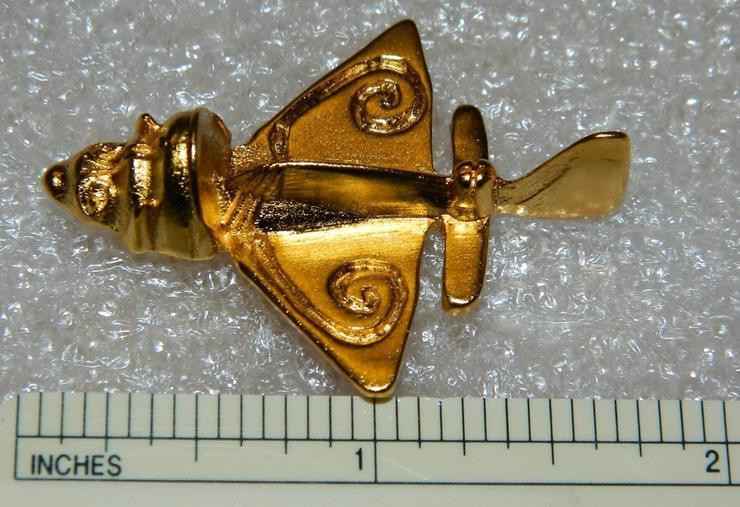 Chính vì vậy, các chuyên gia càng tò mò hơn về bức tượng vàng nhỏ của người Inca trông giống máy bay phản lực. Chính điều này đã tạo nên các cuộc tranh luận về mục đích và cách sử dụng cổ vật này. Tuy nhiên, đến nay vẫn chưa có lời giải chính thức.