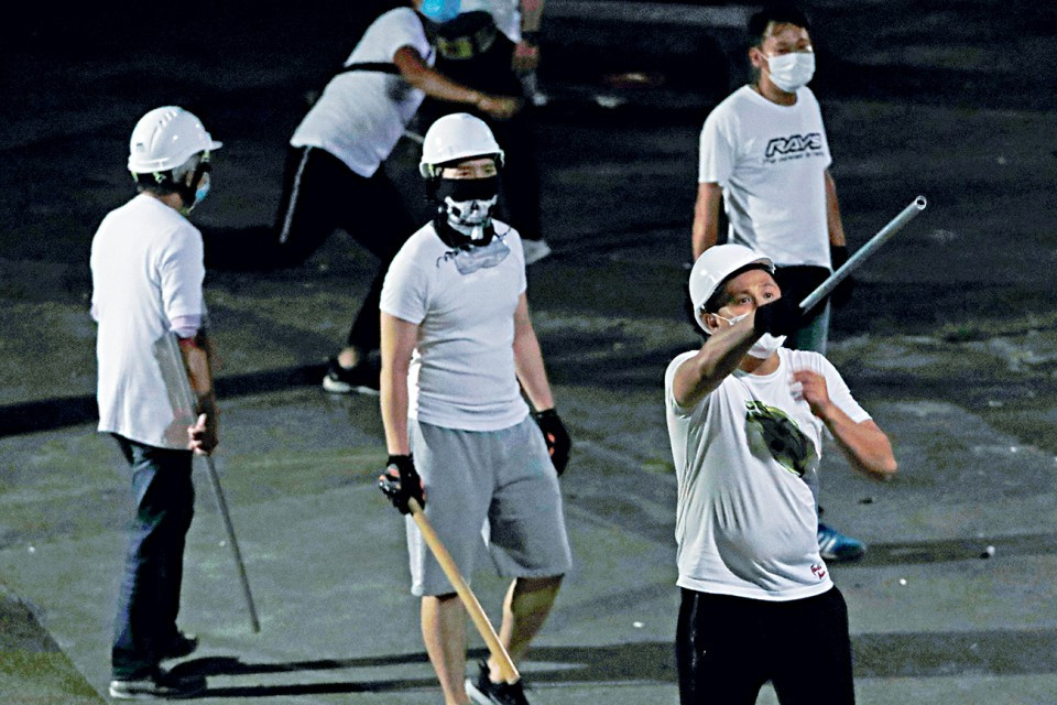 Về sau, Hong Kong được xem là đại bản doanh của Hội Tam Hoàng. Vào thời kỳ đỉnh điểm những năm 1960 - 1970, cứ 6 người thì có 1 người liên quan đến Hội Tam Hoàng. Điều này cho thấy Hội Tam Hoàng có số lượng thành viên "khủng".