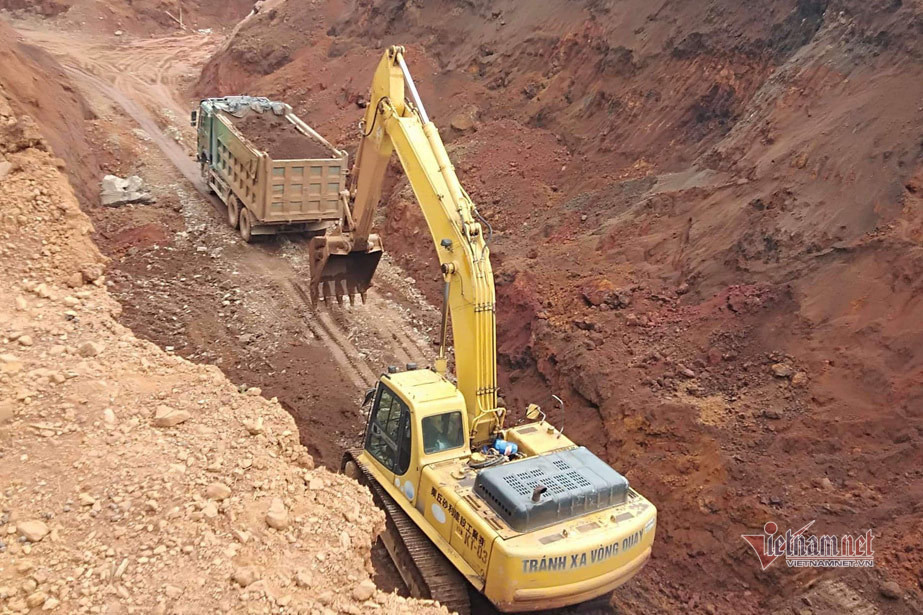 Ngang nhien khai thac quang sat trai phep tai Ha Giang-Hinh-6