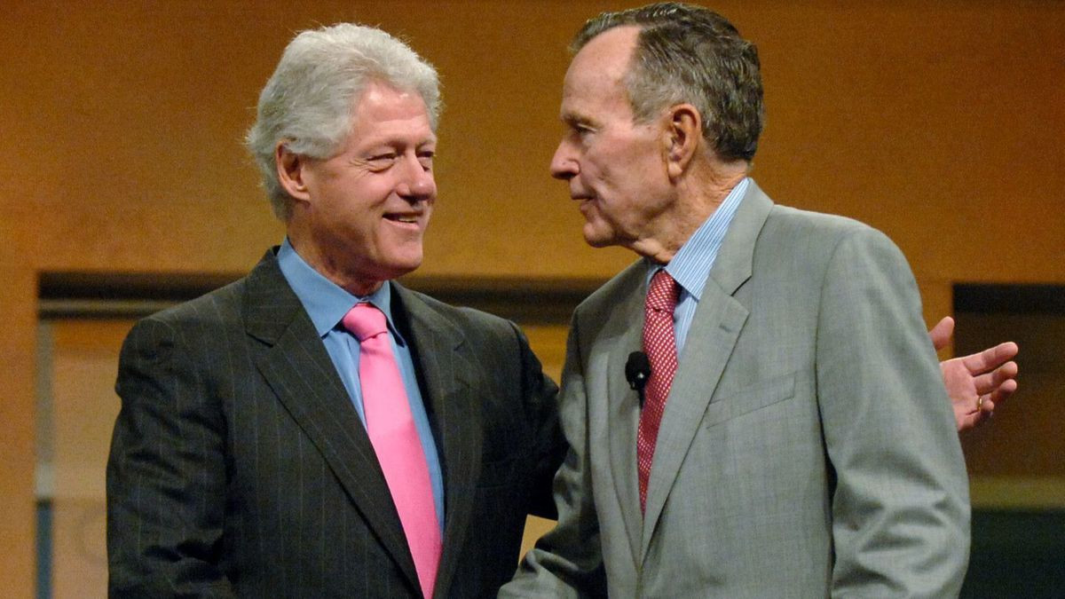 Một trong những Tổng thống Mỹ viết "tâm thư" gửi cho người kế nhiệm được chú ý nhất là lá thư của Tổng thống George Herbert Walker Bush viết cho ông Bill Clinton.