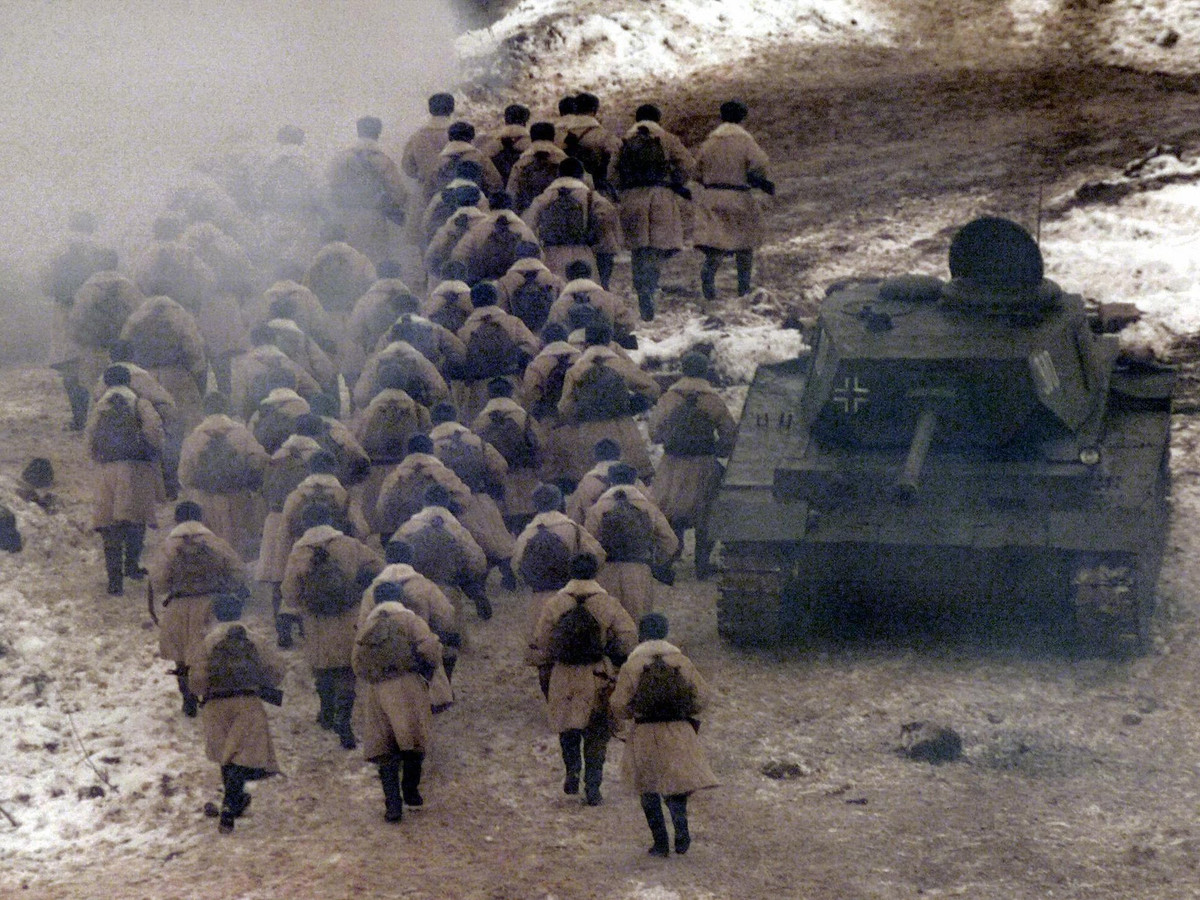 Vào ngày 22/6/1941, dưới sự chỉ huy của Hitler, quân Đức quốc xã tiến hành chiến dịch Barbarossa nhằm xâm lược và chiếm đóng Liên Xô. Một trong những cuộc chiến quan trọng giữa 2 nước là trận chiến Moscow.