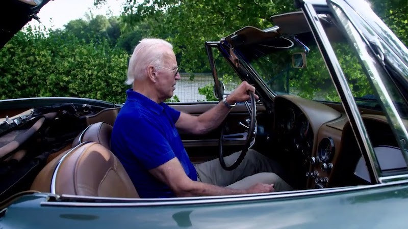 Theo một số chuyên gia, niềm đam mê xe thể thao của ông Biden có thể được bố của ông truyền cảm hứng. Nguyên do là bởi bố ông Biden từng làm quản lý một số đại lý ôtô ở bang Delaware. Vì vậy, ngay từ khi còn nhỏ ông Biden có nhiều cơ hội tiếp xúc với ô tô.