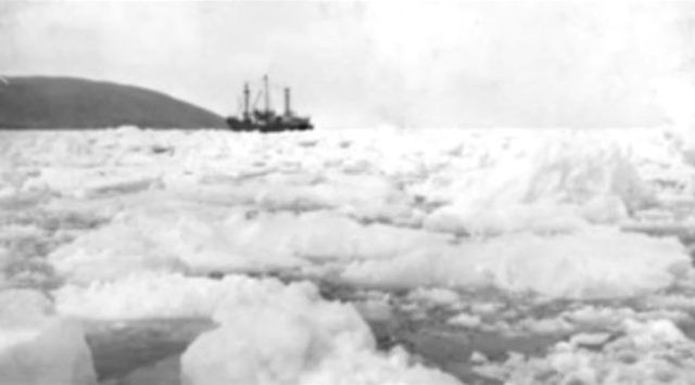 Đến ngày 24/11/1931, một trận bão tuyết nữa ập tới. Sau khi bão tan, người ta không nhìn thấy con tàu Baychimo. Về sau, có người phát hiện con tàu này trôi dạt cách vị trí cũ khoảng 72 km về phía Nam.