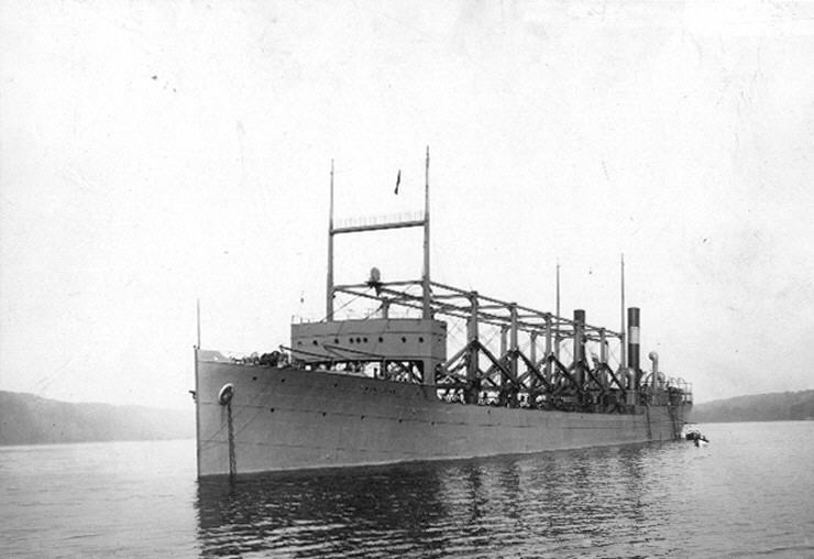 Tàu USS Cyclops rời cảng ở Brazil vào tháng 2/1918. Lúc này, tàu chở lượng lớn quặng mangan và 306 thành viên thủy thủ đoàn.