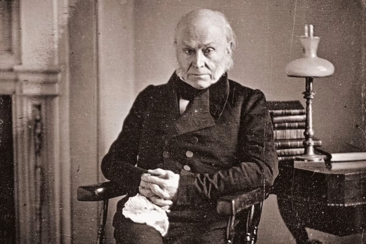 Giống cha, sau khi kết thúc nhiệm kỳ tổng thống đầu tiên, ông Quincy Adams tham gia tái tranh cử để ở lại Nhà Trắng thêm 4 năm. Tuy nhiên, trong cuộc bầu cử năm 1828, ông gặp phải đối thủ "nặng ký" là Andrew Jackson.