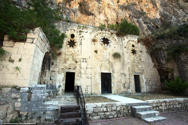 Nhà thờ Saint Peter nằm gần Antakya, Thổ Nhĩ Kỳ nổi tiếng thế giới là một trong những nhà thờ cổ nhất của Cơ đốc giáo.