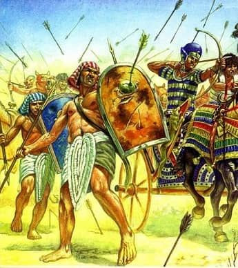 Những chiếc khiên có thể giúp binh sĩ đỡ được những đòn tấn công bằng đao kiếm hay cung tên của kẻ thù. Không những vậy, khi các đơn vi của Ai Cập cùng xếp khiên thành đội hình chiến đấu thì có thể đồng loạt tiến lên phía trước và tránh được nhiều thương vong.