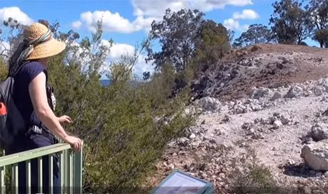 Sau đó, người đàn ông tên Smart tiết lộ với báo giới rằng phát hiện một ngọn lửa trên núi. Kể từ đây, sự việc kỳ lạ xảy ra trên núi Wingen thu hút sự tò mò của công chúng cũng như giới chuyên gia.