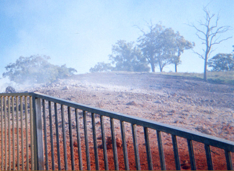 Một số nhà khoa học, nhà địa chất tới núi Wingen để tìm hiểu. Sau một thời gian nghiên cứu, khảo sát và kiểm tra, họ phát hiện núi Wingen là một vỉa than đang cháy. Nó là một phần của khu vực địa chất có niên đại 235 triệu năm tuổi.