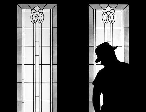 ‘Ndrangheta được cho thành lập vào thế kỷ 19. Đến những năm 1950, băng nhóm này có nhiều hoạt động mạnh thông qua việc buôn bán ma túy ở Italy rồi lan sang các nước châu Âu. Băng nhóm ‘Ndrangheta còn "vươn vòi bạch tuộc" sang nhiều khu vực, quốc gia khác như Bắc Mỹ, Nam Mỹ, Australia...