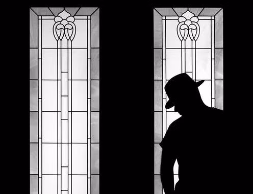 ‘Ndrangheta được cho thành lập vào thế kỷ 19. Đến những năm 1950, băng nhóm này có nhiều hoạt động mạnh thông qua việc buôn bán ma túy ở Italy rồi lan sang các nước châu Âu. Băng nhóm ‘Ndrangheta còn "vươn vòi bạch tuộc" sang nhiều khu vực, quốc gia khác như Bắc Mỹ, Nam Mỹ, Australia...