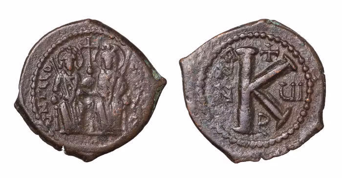 Sau một thời gian suy nghĩ và cân nhắc, hoàng đế Justin II quyết định chọn tướng Tiberius làm người thừa kế ngai vàng. Vào năm 574, ông thoái vị và nhường ngôi cho Tiberius. Bốn năm sau, Justin II qua đời.