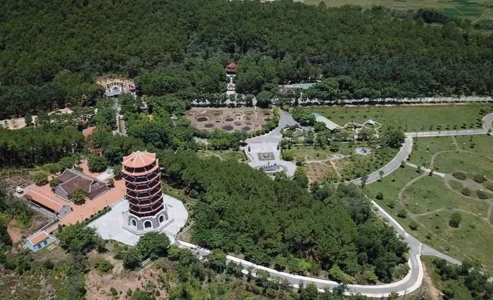 Ha Tinh: Nuom nuop du khach tham Khu di tich Nga ba Dong Loc-Hinh-4