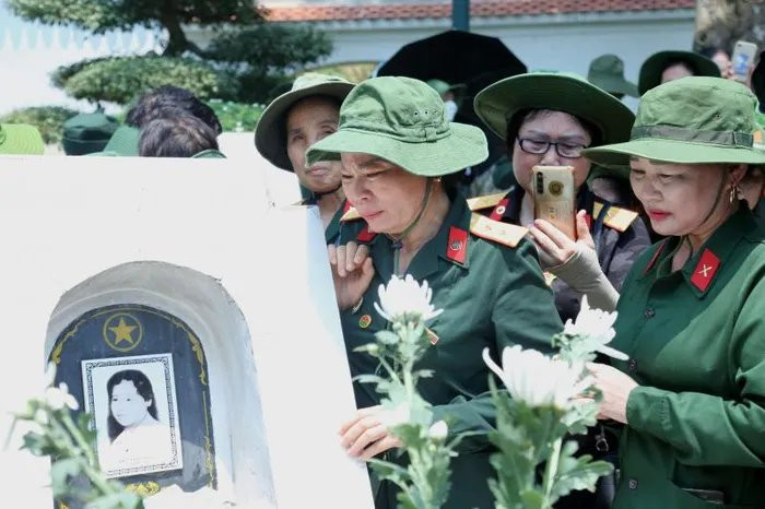 Hà Tĩnh: Nườm nượp du khách thăm Khu di tích Ngã ba Đồng Lộc - Hình 2 Ha Tinh: Nuom nuop du khach tham Khu di tich Nga ba Dong Loc-Hinh-2