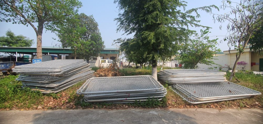 Túng tiền, hai thanh niên cắt trộm hàng rào cao tốc bán đồng nát - Hình 2 Tung tien, hai thanh nien cat trom hang rao cao toc ban dong nat-Hinh-2