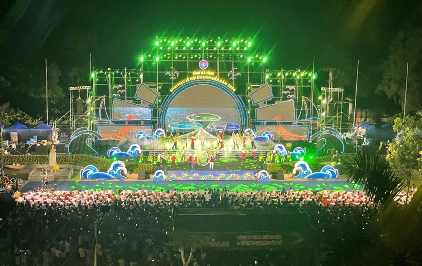 Lung linh, huyền ảo Lễ hội khai trương Du lịch biển Hà Tĩnh 2024 - Hình 2 Lung linh, huyen ao Le hoi khai truong Du lich bien Ha Tinh 2024-Hinh-2