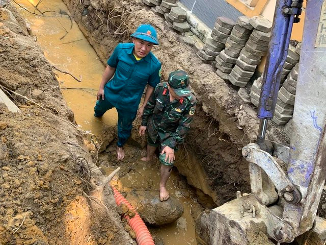 Phát hiện quả bom “khủng” giữa lòng thành phố Vinh Phat hien qua bom “khung” giua long thanh pho Vinh