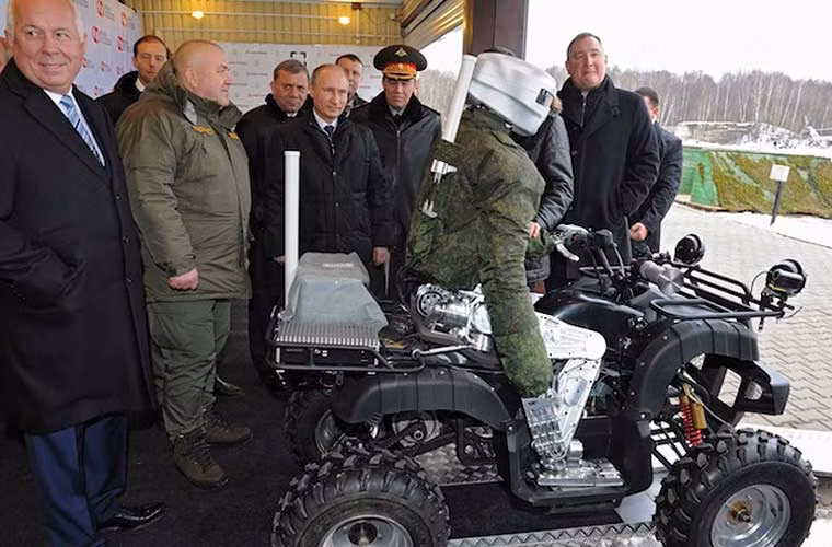 Robot Avatar do Viện nghiêu cứu cơ khí chính xác Tochmash trực tiếp thiết kế, phát triển. Nó có thiết kế hình dáng và có các chức năng hoạt động mô phỏng tương tự như con người.