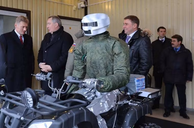 Theo nhà thiết kế, nó có khả năng hoạt động như một người lính thực thụ ví dụ như điều khiển phương tiện, thậm chí là chiến đấu. Tất nhiên, robot chiến đấu Avatar được điều khiển bởi con người, không phải là phương tiện tự hành hoàn toàn không cần sự can thiệp bên ngoài.