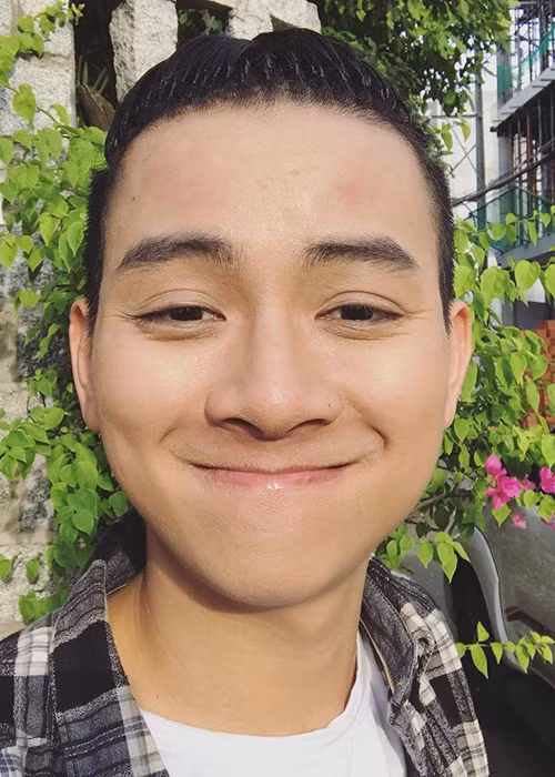 Trước đó, trên trang cá nhân Instagram, Hoài Lâm đã khoe mái tóc dài bụi bặm. Ảnh: Instagram nhân vật