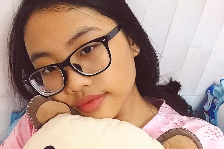 Phương Mỹ Chi đầy tâm sự vào cuối ngày. "Kết thúc hôm nay bằng ca khúc Ngày buồn cho nó vui", giọng ca nhí viết.