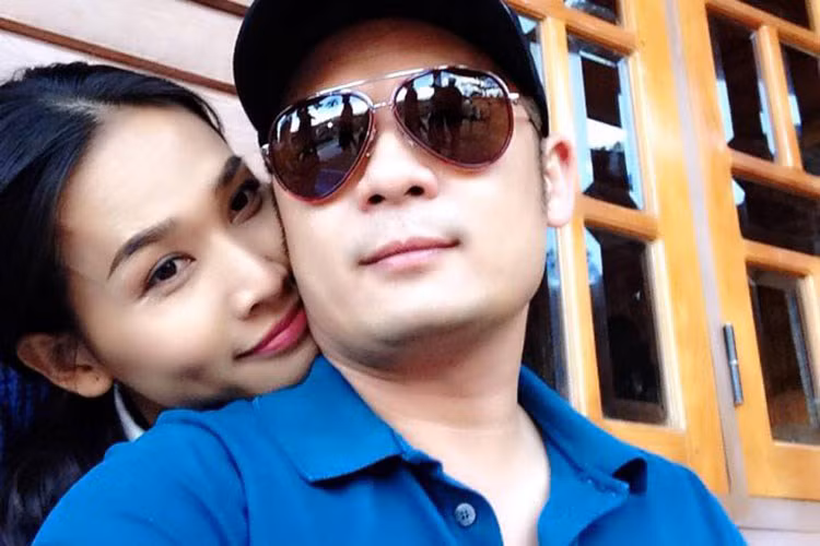 Đầu tháng 1/2016, Bằng Kiều - Dương Mỹ Linh vướng nghi vấn tình cảm rạn nứt. Lập tức, Bằng Kiều đã lên tiếng phủ nhận trong khi đó Dương Mỹ Linh khoe hình ảnh được bạn trai tháp tùng đi đóng phim. Ảnh: FBNV