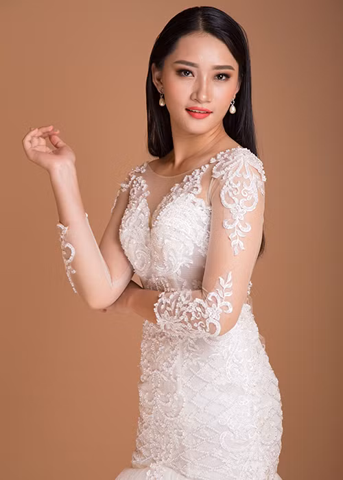 Vòng sơ khảo cuộc thi Hoa hậu Hoàn vũ Việt Nam 2017 sẽ diễn ra từ ngày 6/9 - 7/9 tại Hà Nội và ngày 10/9 – 11/9 tại TP HCM. Vòng bán kết diễn ra từ ngày 25/10 đến ngày 04/11 tại Khánh Hòa. Vòng chung kết Hoa hậu Hoàn vũ Việt Nam 2017 diễn ra từ ngày 05/11 đến ngày 2/12 tại Khánh Hòa.