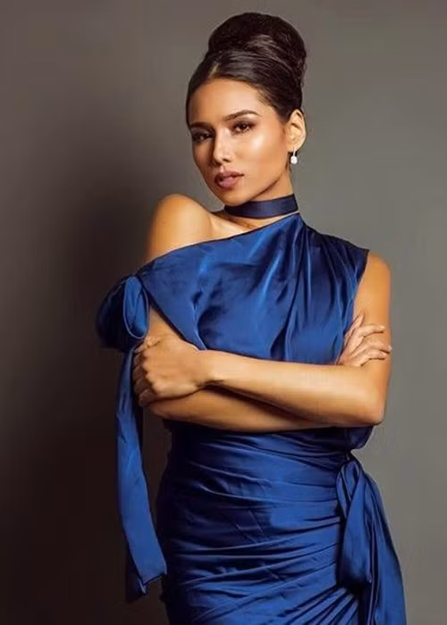 Đại diện của Philippines tại cuộc thi năm nay là Elizabeth Durado Clenci. Cô mang hai dòng máu Rumani và Philippines nhưng lớn lên ở Australia. Trong bảng xếp hạng, Elizabeth xếp ở vị trí thứ 7. Ảnh: FBNV