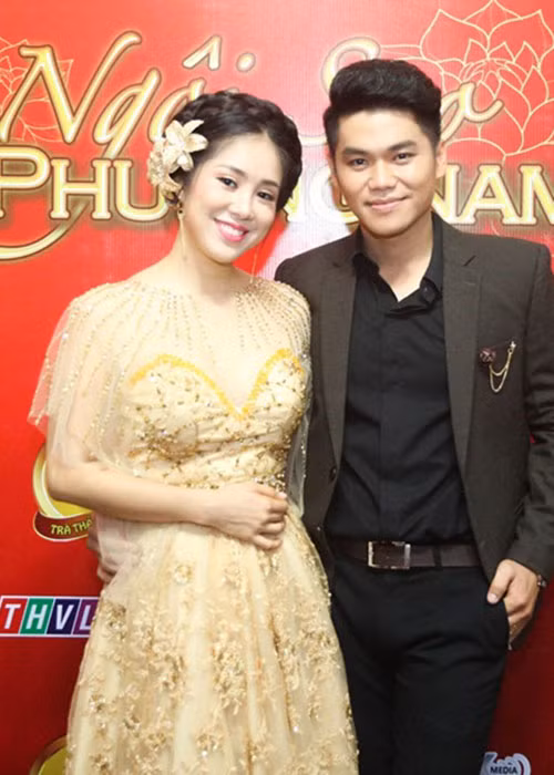 Sau những lần úp mở có tình mới kém 7 tuổi, Lê Phương công khai chuyện tình cảm với Trung Kiên vào tháng 7/2016. Ảnh: MTV