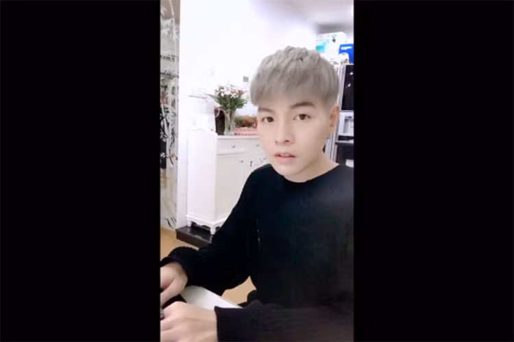 Mới đây, một đoạn video bị rò rỉ trên mạng xã hội tiết lộ gương mặt của Đức Phúc sau khi dao kéo. Ảnh: Thể thao văn hóa