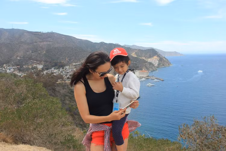 Là sao Việt mê du lịch, Hoa hậu Ngọc Diễm cùng con gái đến những điểm du lịch tuyệt đẹp của Mỹ.