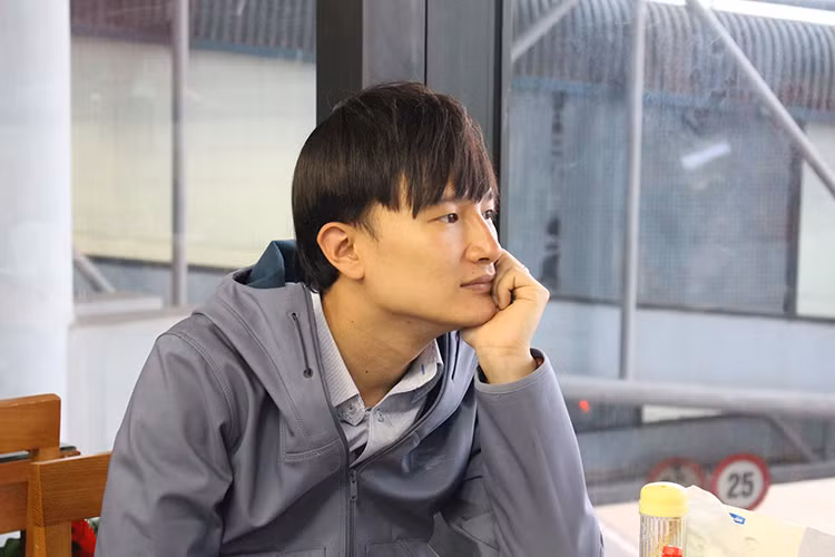 Không ít cư dân mạng đã lục lại hình ảnh quá khứ của nam vương ao làng trên trang cá nhân. Ảnh: FBNV