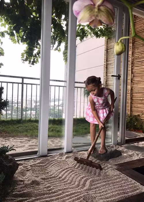 Diva Hồng Nhung khoe ảnh con gái.