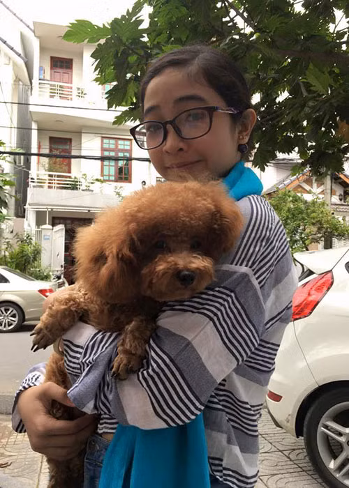 Hồng Minh vừa có thêm người bạn mới là một chú cún dễ thương.