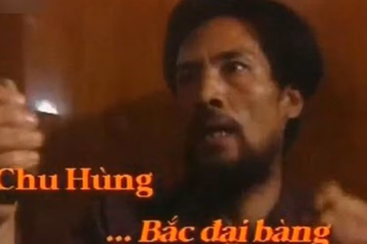 Vai diễn ấn tượng nhất của nghệ sĩ Chu Hùng phải kể đến nhân vật Bắc đại bàng trong phim "Cảnh sát hình sự” phát hành năm 2007. Trong phim, ông đã hóa thân xuất sắc thành tay giang hồ khét tiếng. Ảnh: Tiền Phong