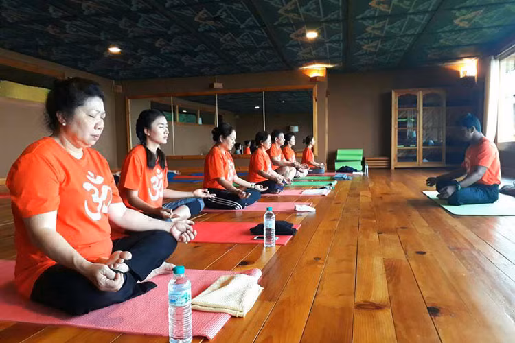 Chồng Nguyệt Ánh cũng kín tiếng về đời tư. Trên trang cá nhân, anh không hề chia sẻ bất cứ điều gì hay hình ảnh nào về vợ. Ảnh: Fanpage Guru Yoga