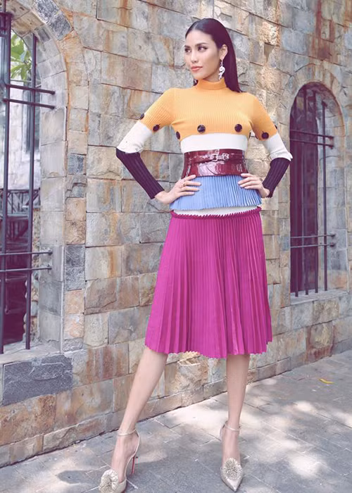 Với danh hiệu top 11 cuộc thi Hoa hậu Thế giới 2015, Lan Khuê đắt show sự kiện, làm đại diện quảng cáo. Năm 2016, chân dài 9x trở thành một trong ba huấn luyện viên của The Face mùa đầu tiên. Năm nay, Lan Khuê tiếp tục ngồi ghế nóng cuộc thi này. Ảnh: FBNV