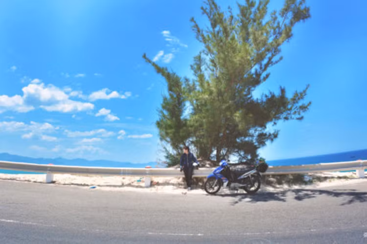 Mùi của nắng gió, thỏa sức phiêu lưu trên đường sẽ khiến bạn cảm thấy dường như mình đã sống trọn những năm tháng tuổi trẻ.