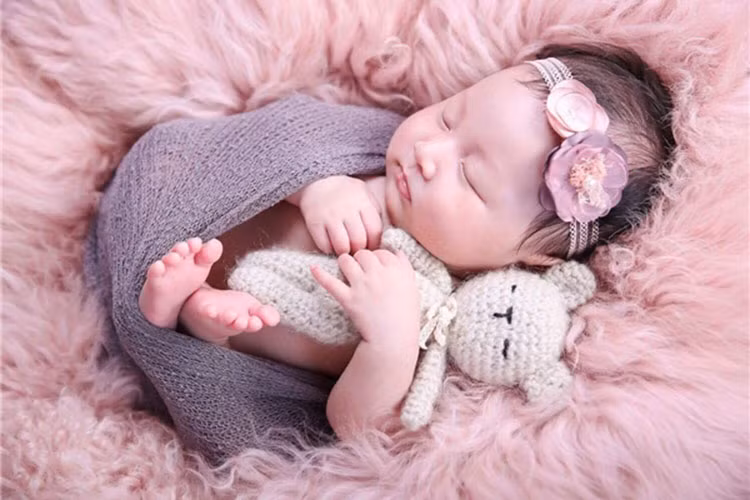 Ngày 17/3/2017, con gái Tuấn Hưng cất tiếng khóc chào đời. Bé là trái ngọt tình yêu thứ 2 của Tuấn Hưng và bà xã Thu Hương. Ảnh: Thể thao văn hóa