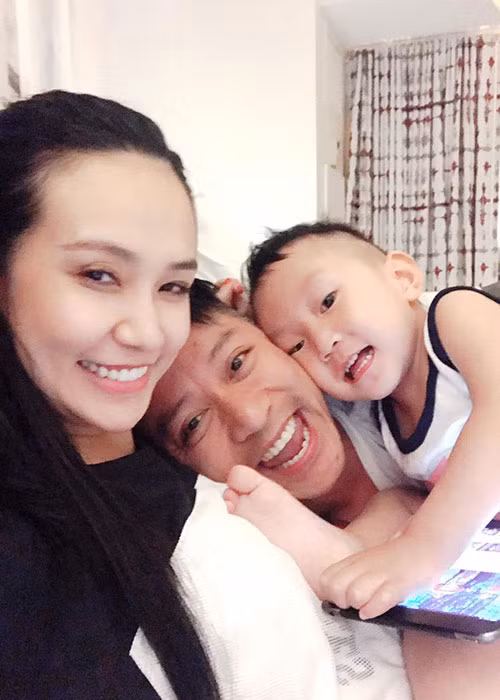 Bé Su Hào chào đời vào cuối năm 2014, không lâu sau đám cưới của Tuấn Hưng và Thu Hương. Ảnh: FBNV