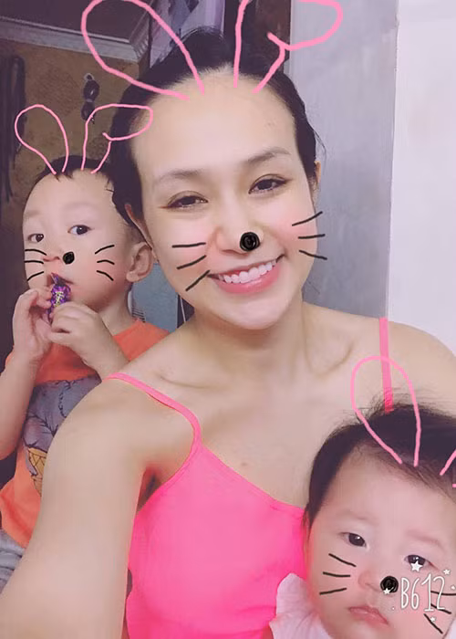 Con gái Tuấn Hưng được khen dễ thương, thừa hưởng nét đẹp của cả bố và mẹ. Ảnh: FBNV