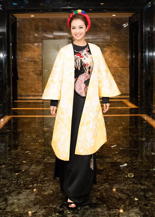 Jennifer Pham dep ngat ngay trong trang phuc ao dai tram trieu
